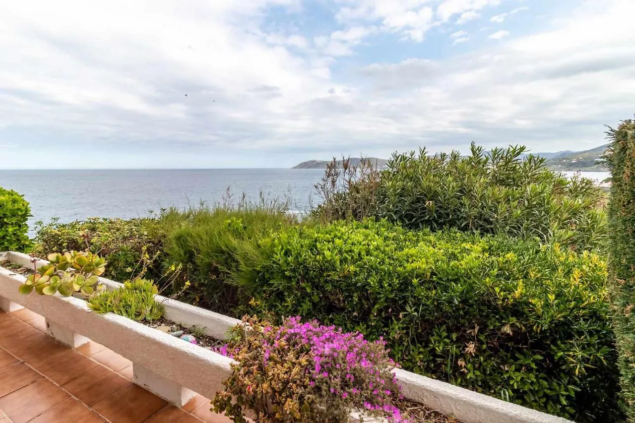 Carboneras 47 Apartamento En Primera Linea De Mar Llança Apartman